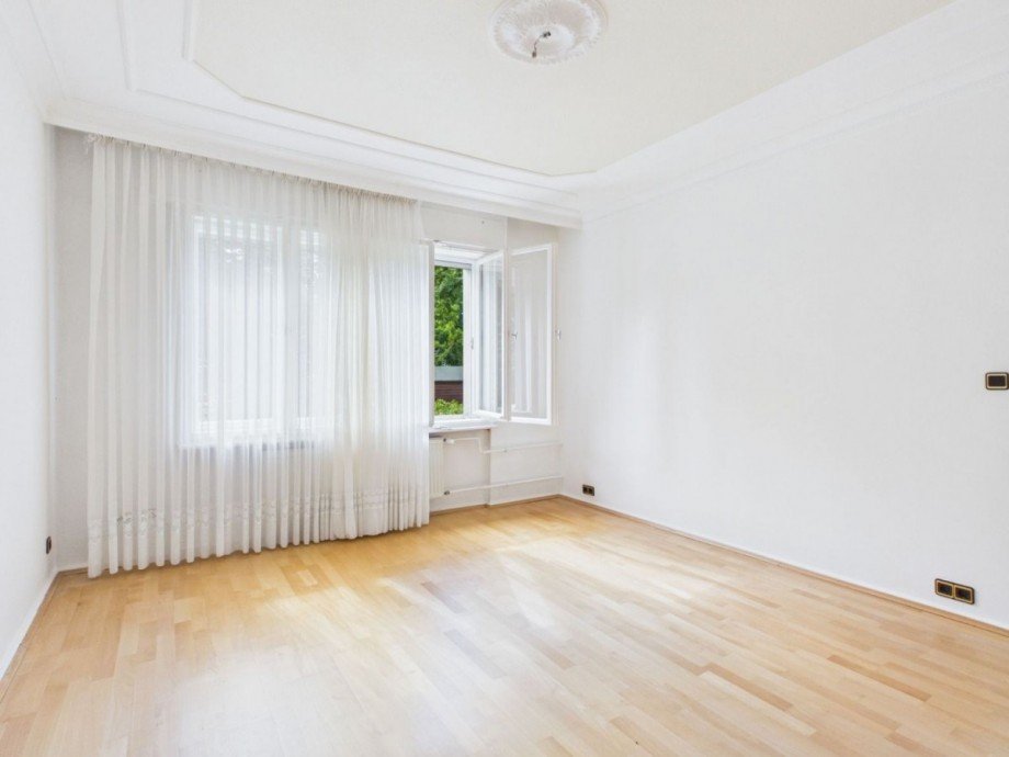 Gro�es Zimmer hinten.jpg Wohnung Berlin