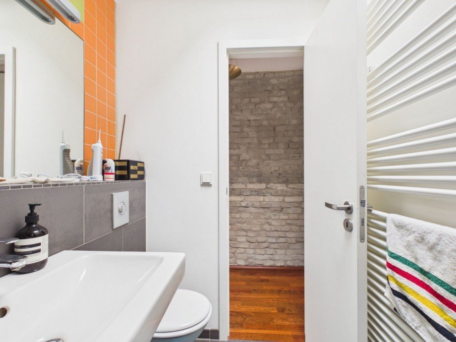 Badezimmer hinten (2) Dachgeschosswohnung Berlin