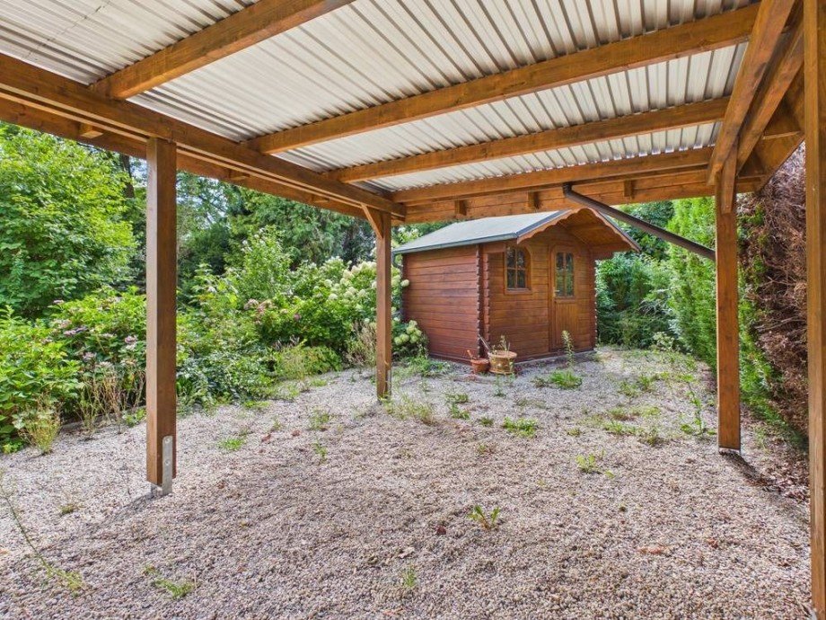 Carport und Gartenhaus Wohnung Berlin