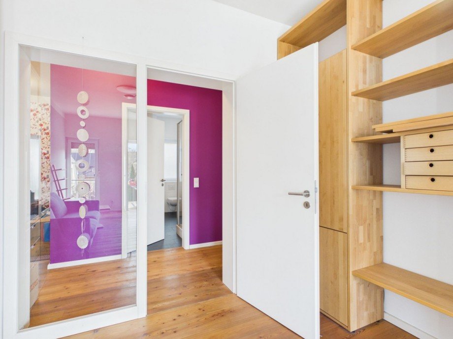 Blick Wohnzimmer in den Flur Etagenwohnung Berlin