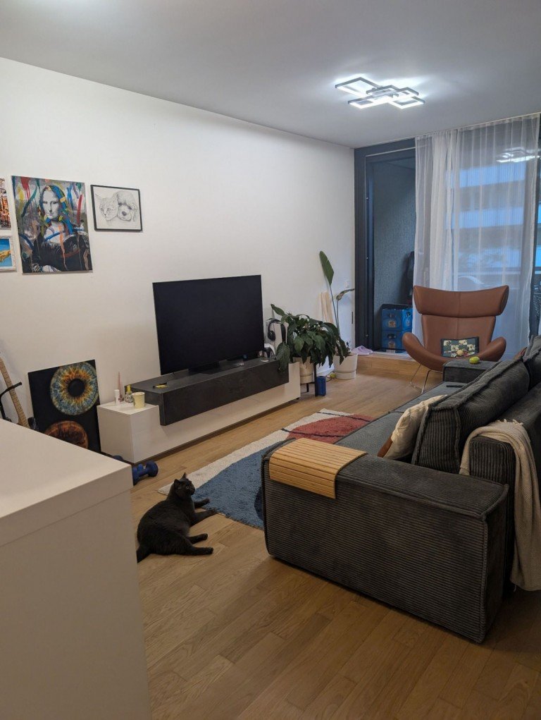 Wohnzimmer mit Balkon M�nchen Wohnung Moderne 2-Zimmer-Wohnung in M�nchen mit Balkon und Garage