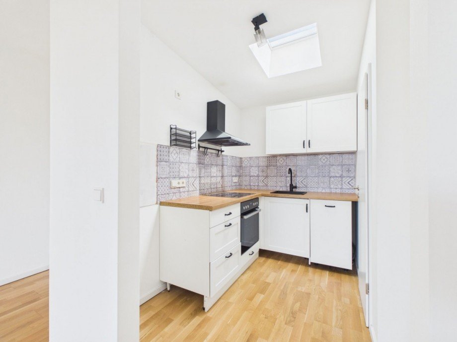 K�che mit kl. Abstellr. Dachgeschosswohnung Berlin
