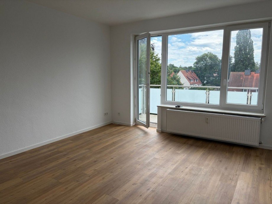 Wohnzimmer mit Balkonblick Wohnung Hannover