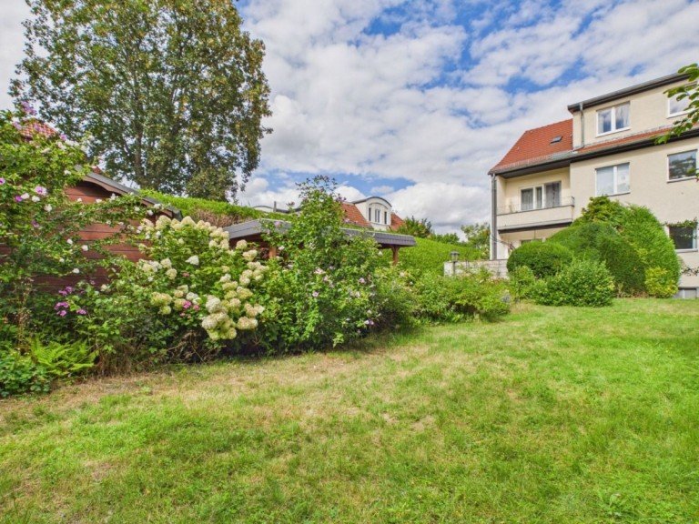 Garten .jpg Berlin Wohnung ** Sch�ne 4-Zimmerwohnung mit gro�em Garten in Lichtenrade **