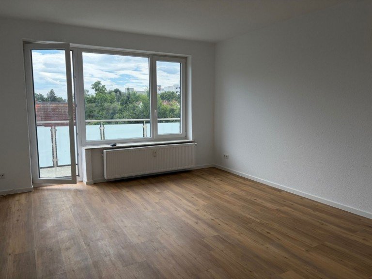 Zimmer mit Balkon Hannover Wohnung ** Gut geschnittene 3-Zimmer-Wohnung mit Balkon in Hannover-Kugelfangtrift **